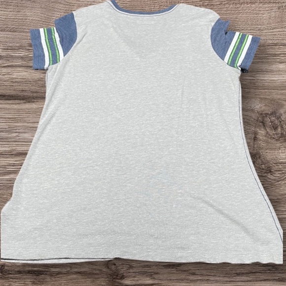 Seattle Seahawks V-neck shirt women’s size XL - Picture 7 of 7